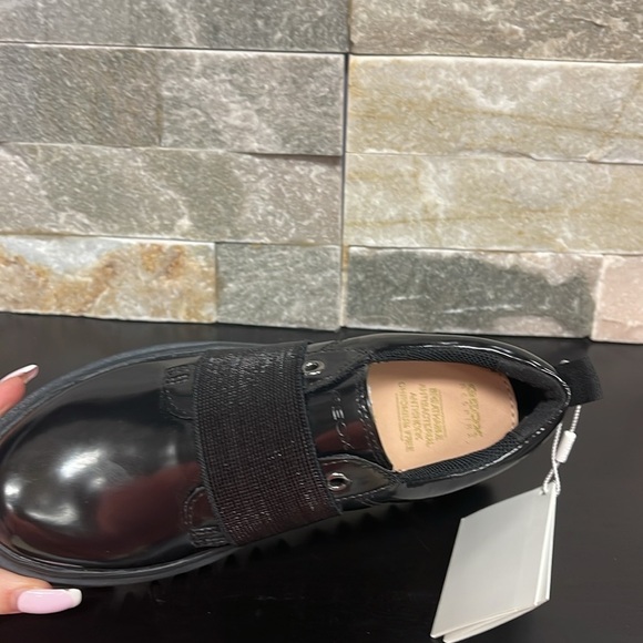 Geox Gilly Jaw Girl Laceless Shoe School Uniform - Picture 8 of 9